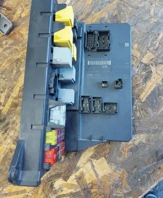 Mercedes-Benz Sprinter W906 SAM control unit A9069003502 A9065454701