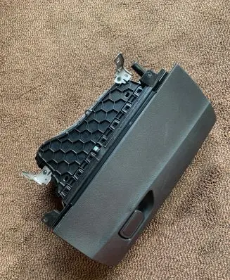 BMW 1 F20 F21 Glove box 7143413