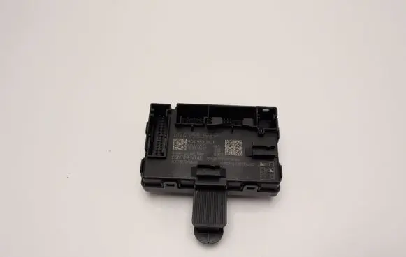 Skoda Octavia Mk4 Door control unit/module 5Q4959393P