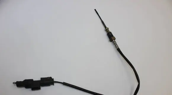 BMW 5 F10 F11 Fuel pressure sensor 8570294 003605