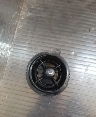 Mini Cooper Countryman R60 Dash center air vent grill 9801435