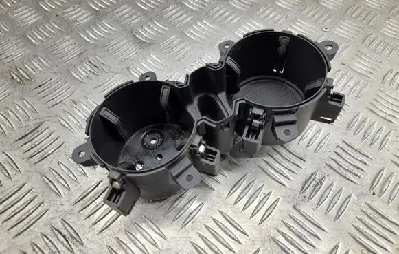 Cup holder front