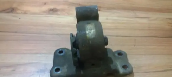 Mitsubishi Colt Engine mount bracket mr244836