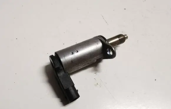 Audi A5 8T 8F Camshaft vanos timing valve 06H103699C