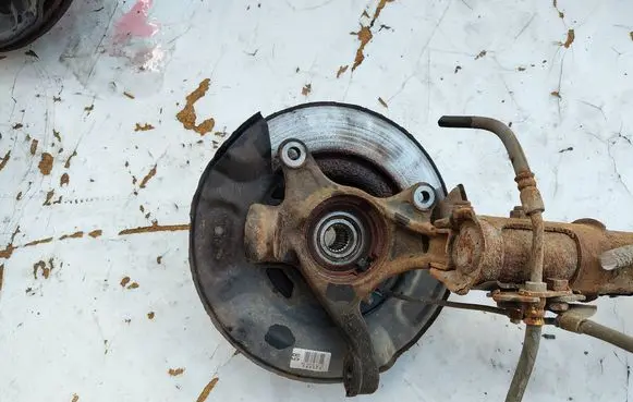 Toyota Yaris Front wheel hub spindle knuckle