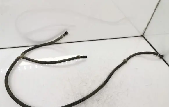 Toyota Avensis T250 Headlight washer hose/pipe 
