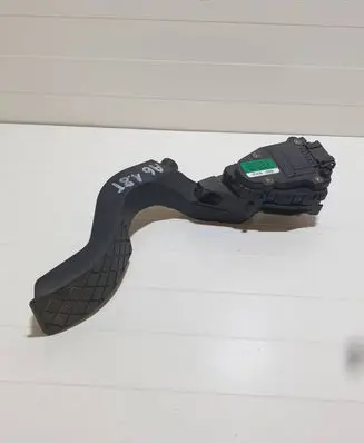Audi A6 S6 C5 4B Accelerator throttle pedal 8D2721523B 6PV00802609