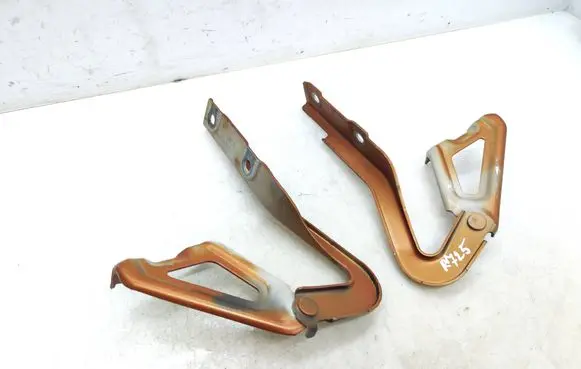 Suzuki Vitara (LY) Engine bonnet/hood hinges 61ML 61MR
