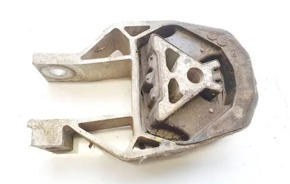 Ford Focus Engine mount bracket