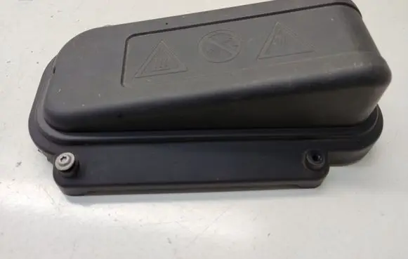 BMW 5 F10 F11 Fuse box cover 7555189 12907555189 586509