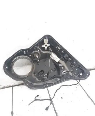 Rear door manual window regulator