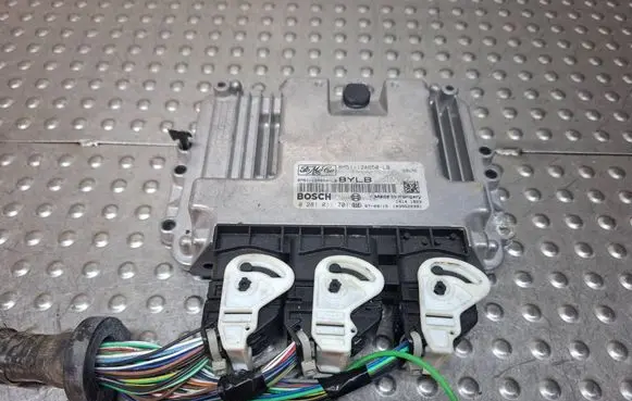 Ford Focus Engine control unit/module ECU S26372982 8M5112A650LB