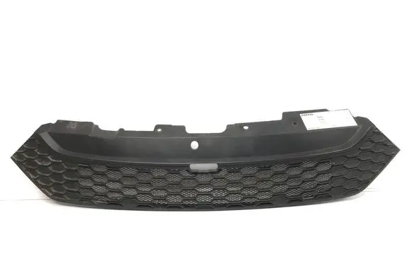 Iveco Daily 6th gen Front bumper upper radiator grill 5801543607 5801587018 3790