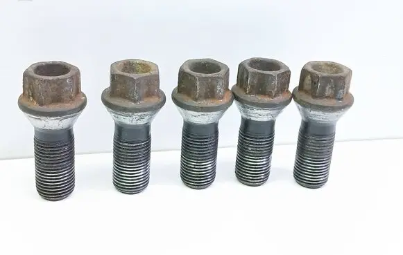 BMW 5 F10 F11 Nuts/bolts 