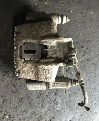 Mercedes-Benz Vito Viano W638 Front brake caliper