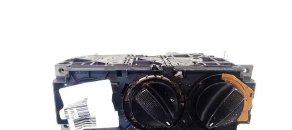 Volkswagen Golf III Climate control unit 1H0819045A 1H0820045