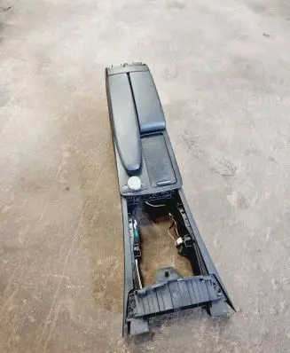 Mercedes-Benz C W204 Center console A2046800150 0005031010