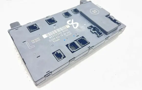 Mercedes-Benz CLK A209 C209 Door control unit/module 2098201926