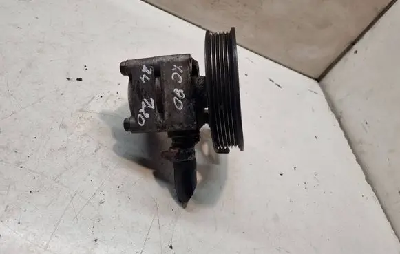 Volvo XC90 Power steering pump 7611332105
