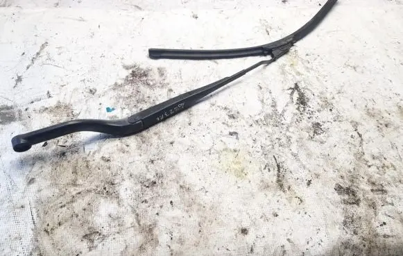 Opel Signum Front wiper blade arm
