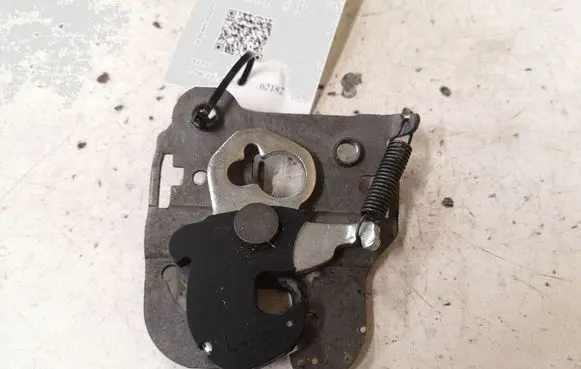 BMW 5 E60 E61 Seat back rest lock catch 9142261 9165861