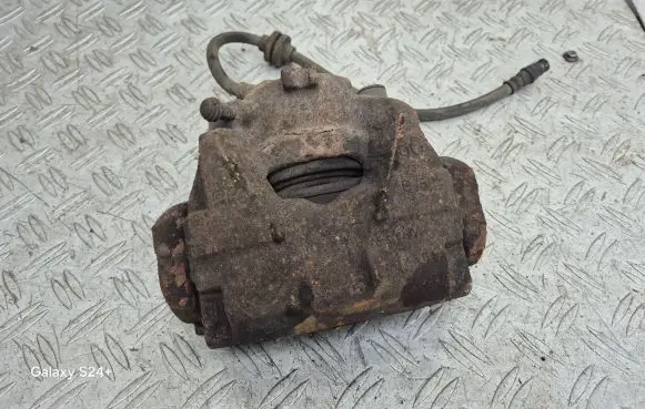 Renault Megane III Front brake caliper