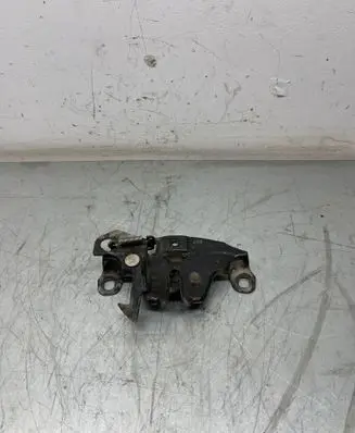 Nissan Pathfinder R51 Tie down hook / loop 9042066