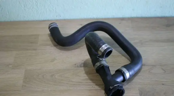 BMW 1 E81 E87 Engine coolant pipe/hose 7795761