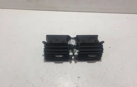 Volvo XC60 Dash center air vent grill 06777 31442575