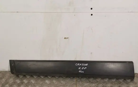 Chevrolet Captiva Front door trim (molding) 96439707