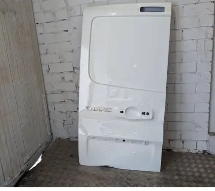 Renault Trafic III (X82) Rear door