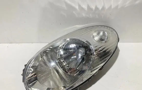 Nissan Micra Headlight/headlamp 26060BC500
