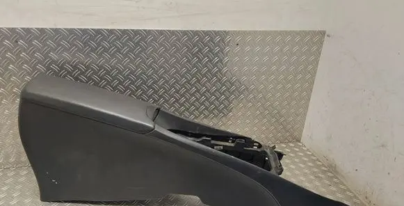 Toyota Avensis T270 Armrest 5885605010 5543205050