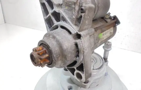 Skoda Fabia Mk2 (5J) Starter motor 02T911023S
