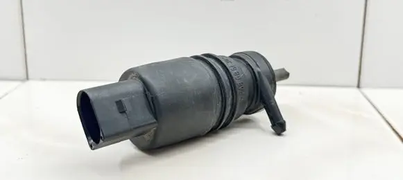 Mercedes-Benz CLK A208 C208 Windscreen/windshield washer pump