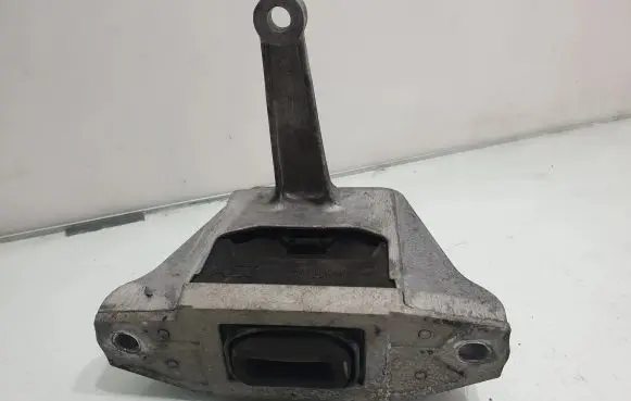 KIA Niro Engine mount bracket 21810G2000