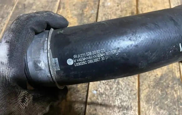 Mercedes-Benz E W211 Intercooler hose/pipe A2115282082 2115282082