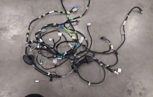 Toyota Sienna XL40 IV Front door wiring loom 8215108320