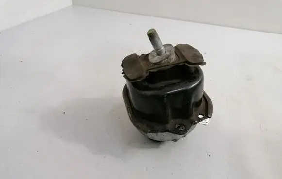 BMW X5 E70 Engine mount bracket