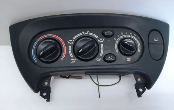 Renault Megane I Climate control unit 651947U