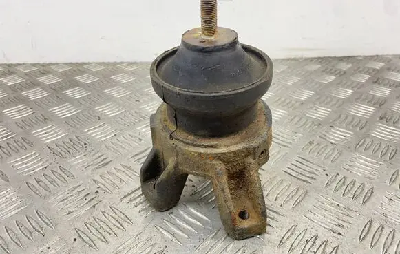 Hyundai Santa Fe Engine mount bracket