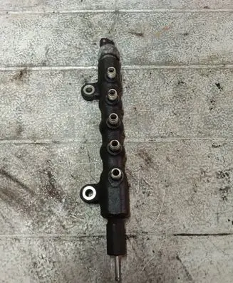 Toyota Avensis T250 Fuel pressure sensor