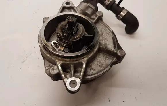 Audi A8 S8 D3 4E Vacuum pump 057145100L