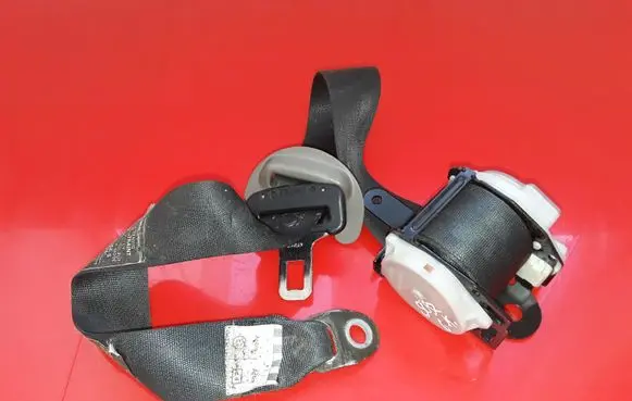 Mitsubishi Grandis Rear seatbelt TKAB0N694