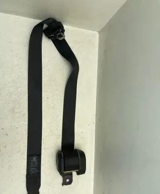 Rear seatbelt