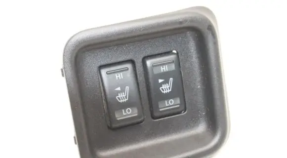 Nissan Juke I F15 Seat heating switch