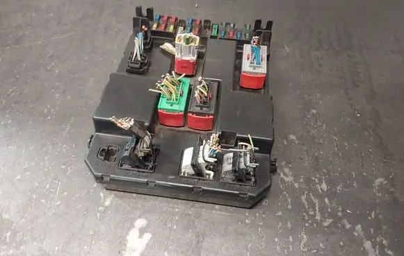 Peugeot 307 Comfort/convenience module 9651196980A 9651197680A J04