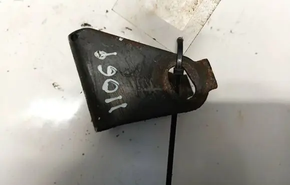 Toyota Previa (XR30, XR40) II Engine mounting bracket 