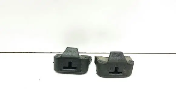 Radiator mount bracket