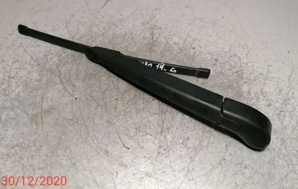 Hyundai i30 Rear wiper blade arm